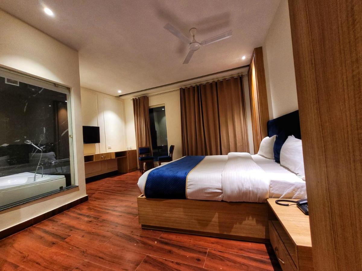 Hotel Dua Grand By Dua Hospitality -300 Meters From Golden Temple Amritsar Exterior photo