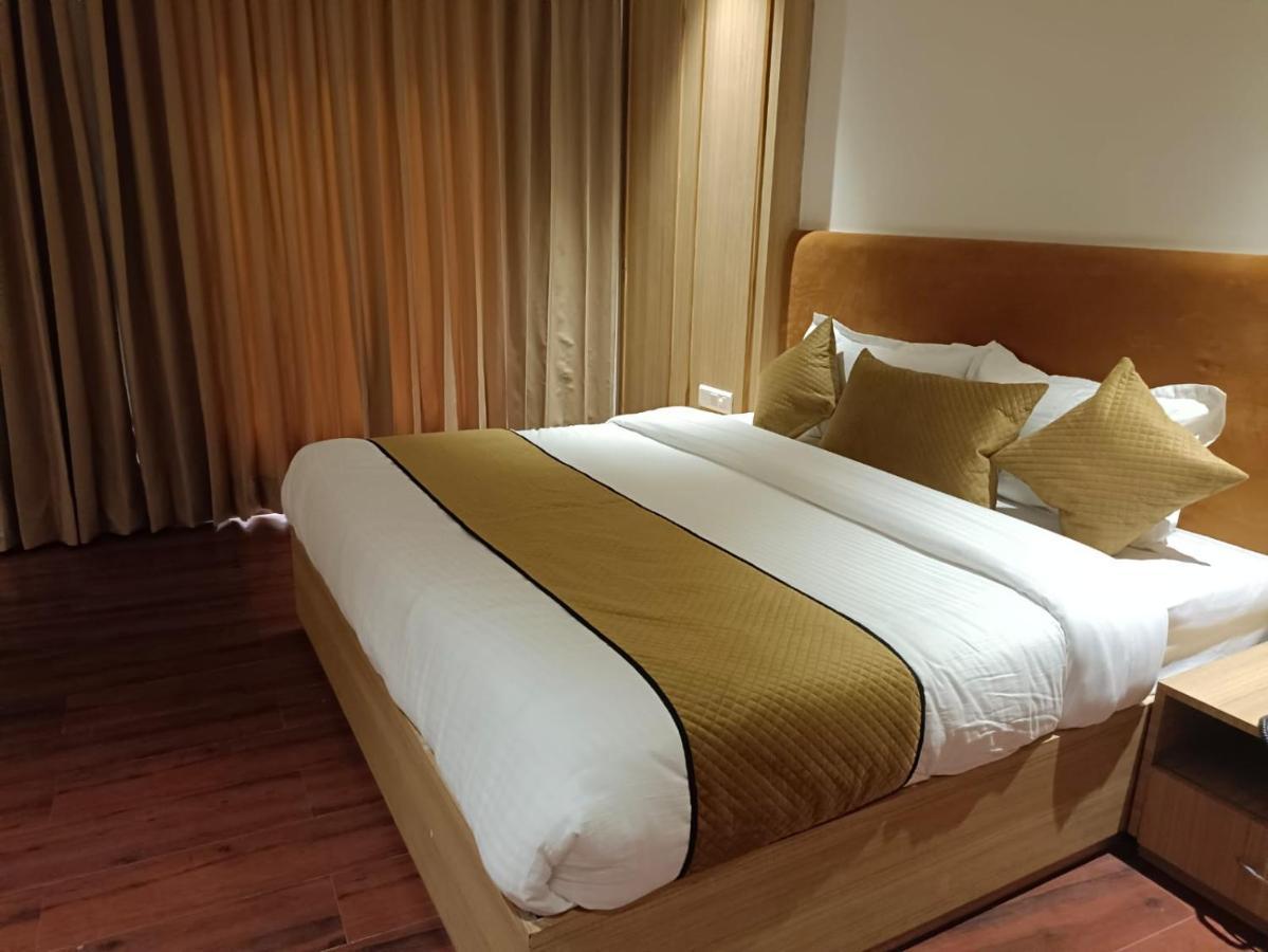Hotel Dua Grand By Dua Hospitality -300 Meters From Golden Temple Amritsar Exterior photo