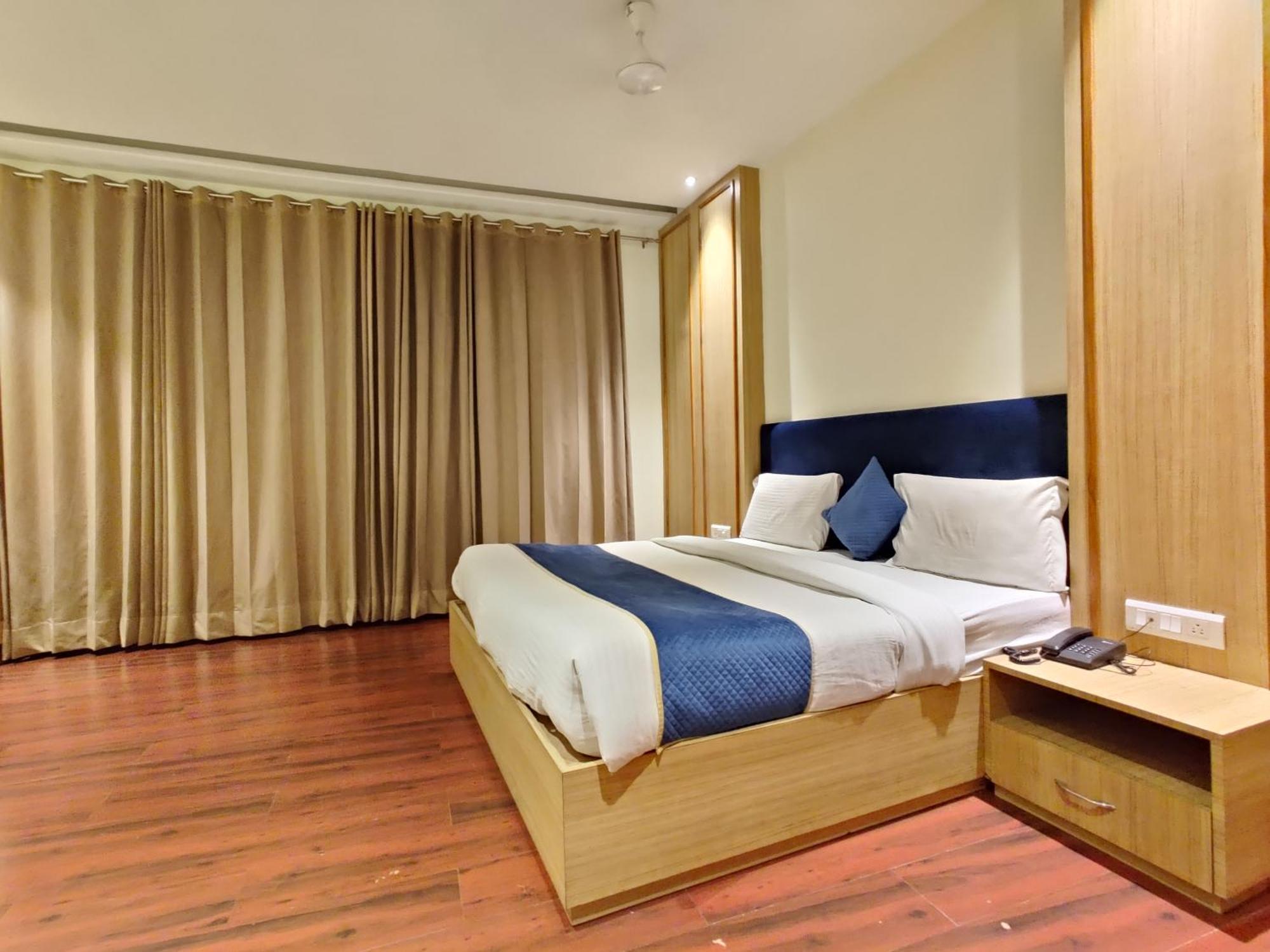 Hotel Dua Grand By Dua Hospitality -300 Meters From Golden Temple Amritsar Exterior photo
