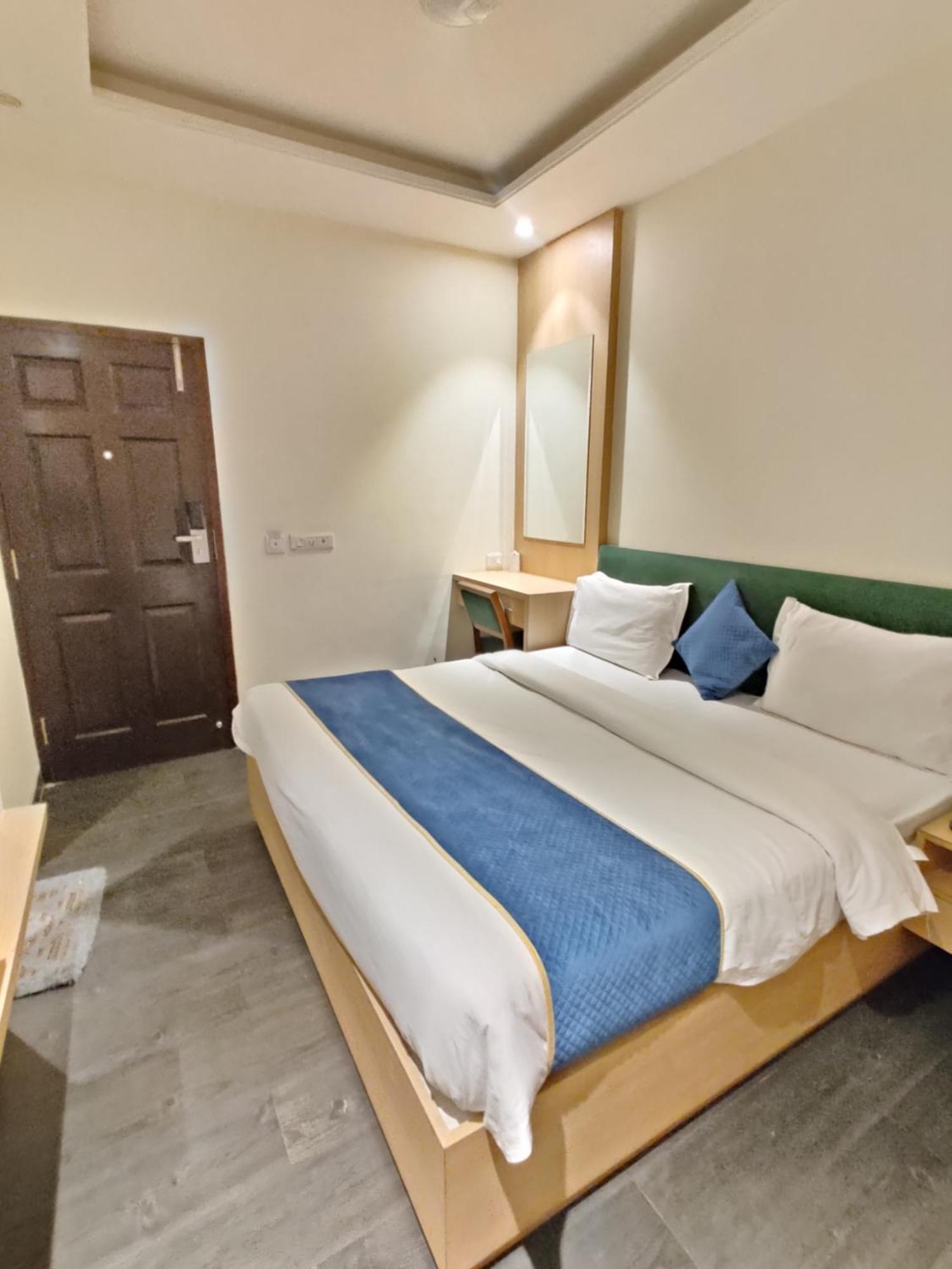 Hotel Dua Grand By Dua Hospitality -300 Meters From Golden Temple Amritsar Exterior photo