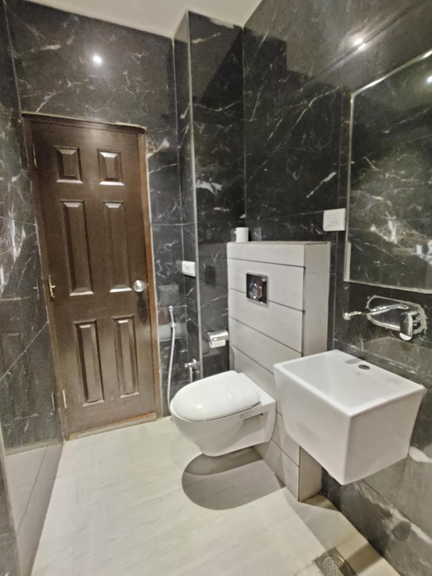Hotel Dua Grand By Dua Hospitality -300 Meters From Golden Temple Amritsar Exterior photo